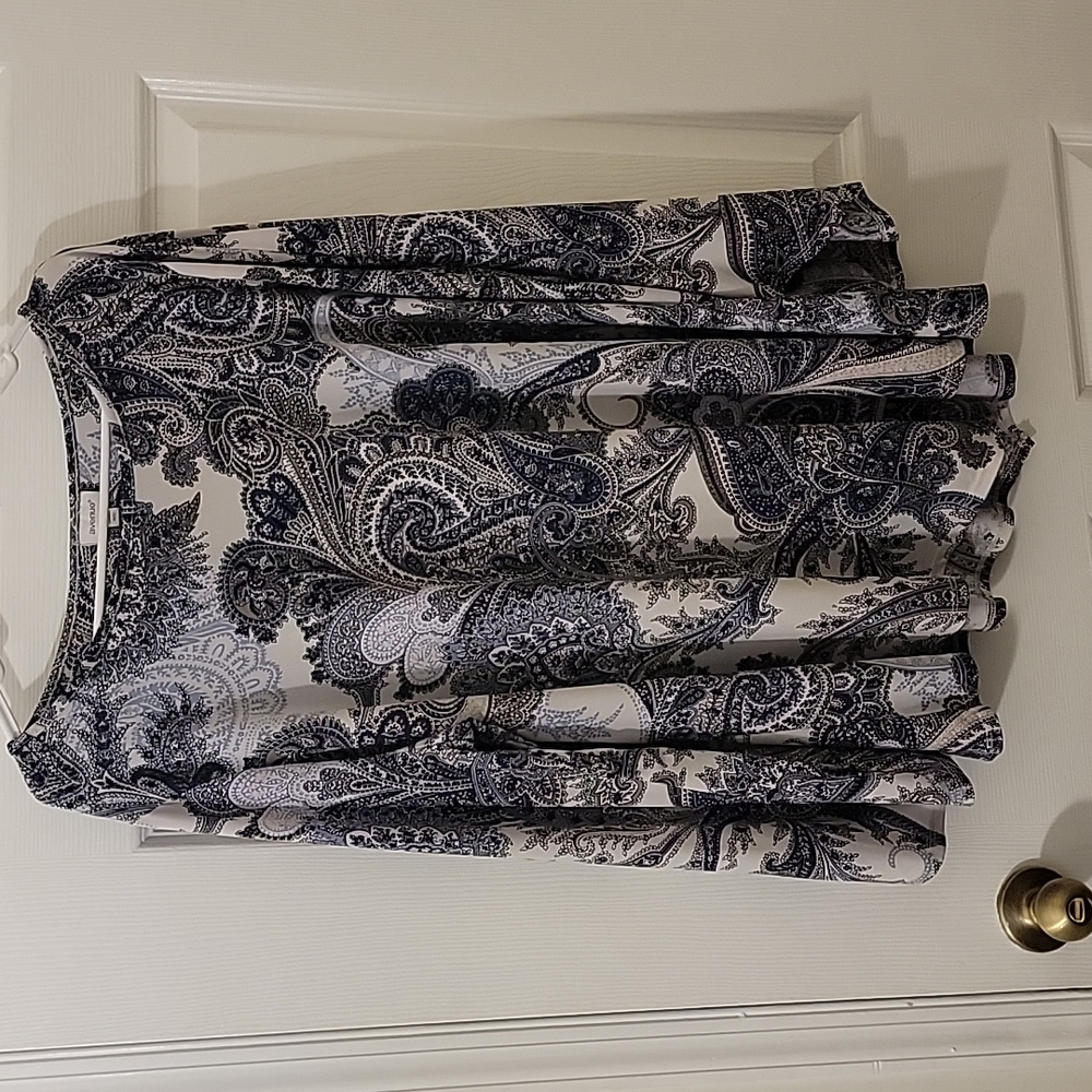 The Avenue Floral/Paisley Like Longsleeve TopSize 18/20